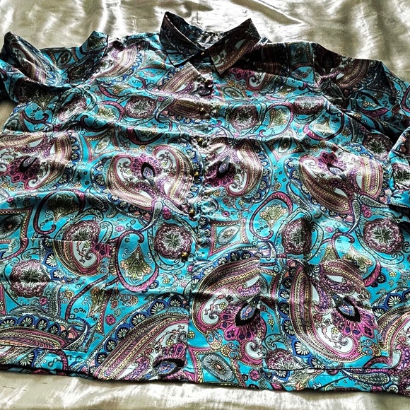 BLOUSE, SILKY POLYESTER, COLOUR: BLUE PAISLEY MIX, SIZE 3X, BUTTON CUFFS, BUTTON - Picture 1 of 12